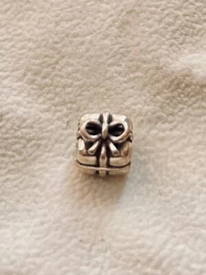 Pandora Present Charm 790300 - Image 1 of 3