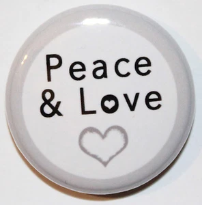 1" (25mm) 'Peace & Love' Button Badge Pin - High Quality - MADE IN UK - Picture 1 of 2