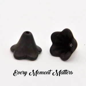 50 x BLACK FROSTED LUCITE ACRYLIC FLOWER BEAD GUARDIAN ANGEL BLACK FAIRY 14x10mm - Picture 1 of 1