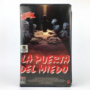 LA PUERTA DEL MIEDO / RETURN OF THE FAMILY MAN ASESINO HORROR SLASHER TERROR VHS - Foto 1 di 2