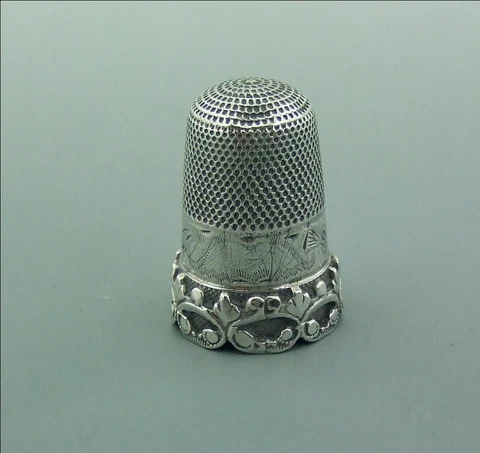 ANTIQUE VICTORIAN SILVER THIMBLE C1850 Cover