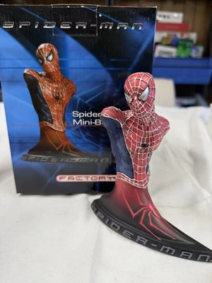 Spider-Man Mini-Bust Factory X 2002 Limited Edition #2594/3000 w/ COA & Box - Image 1 of 4