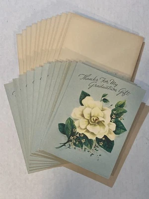 Lote 12 tarjetas de agradecimiento de regalo de graduación años 50 de colección con sobre gardenia blanca Foto 1 de 4