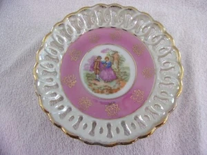 Vintage Victorian Style Reticulated Saucer With Gold Accents - Bild 1 von 5