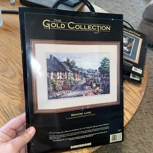 Dimensions Gold Collection Kit punto croce contato in borsa "Memory Lane" 1996 - Foto 1 di 3