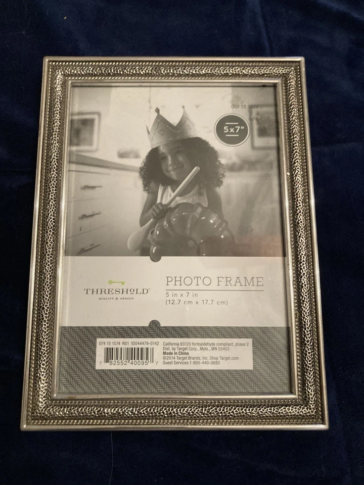 Marco de fotos de metal umbral 5 x 7 Foto 1 de 4