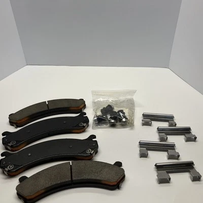 Juego de pastillas de freno delanteras de cerámica para Chevrolet Express 3500 2003-2008 Foto 1 de 4