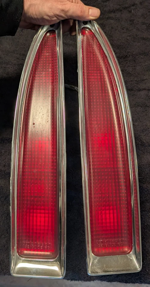 Juego de luces traseras laterales izquierda+derecha Cadillac Fleetwood 1993 a 1996 U2225 DG Foto 1 de 4