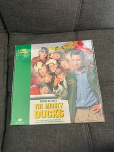 THE MIGHTY DUCKS Laserdisc LD EXCELLENT CONDITION VERY RARE GREAT FILM FUNNY! - Picture 1 of 2
