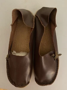 CLARION SHOES FLATS~10~BROWN~LEATHER~RUBBER SOLE~SLIP ONS~WALKING~CUSHION INSOLE - Picture 1 of 7