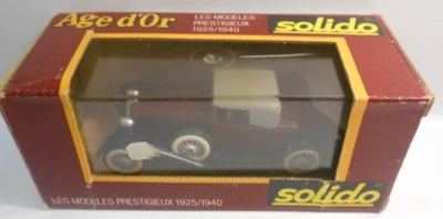Solido 1/43 Scale Metal Model - SO222 CORD L 29 80 RED/GREY - Image 1 of 2