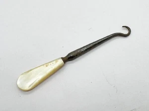 ANTIQUE MOTHER OF PEARL BUTTON HOOK – VICTORIAN ERA SHOE FASTENER - Picture 1 of 7
