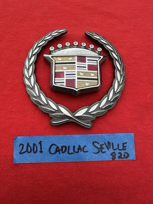 1998 1999 2000 2001 2002 CADILLAC SEVILLE   GRILLE EMBLEM (820) - Image 1 of 4