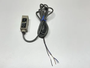 Omron E3S-CT11-D - Receiver Only - Long Range Photoelectric Through Beam Sensor - Picture 1 of 6