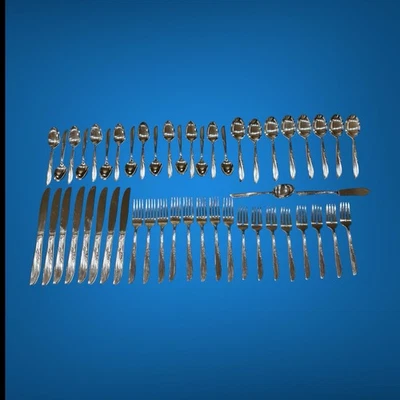 50 предметов столовых приборов Oneida Tudor Plate Winsome узор столовое серебро для 8 - Изображение 1 из 4