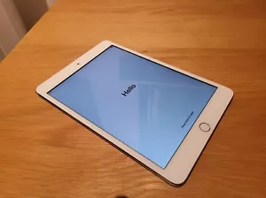 iPad Mini 3 (16GB) WiFi - Retina display - 2048 x 1536 - Gold - Picture 1 of 8