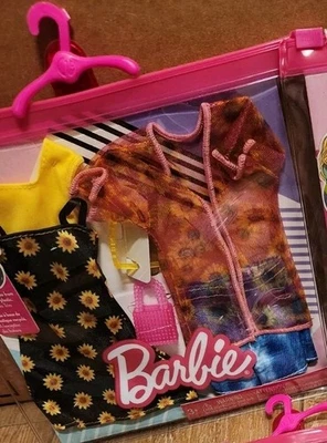 Muñeca Barbie Moda Pack Girasol Vestido, Zapatos, Cartera, Gafas de Sol NUEVO en Paquete  Foto 1 de 4