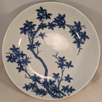 Tigela de porcelana japonesa antiga azul e branca NABESHIMA folhas de bordo Momiji 8,25" - Imagem 1 de 4