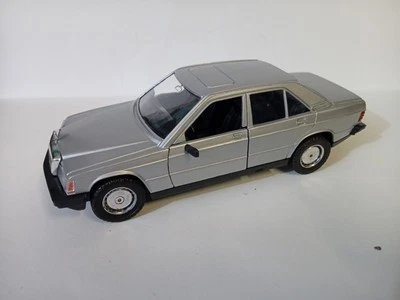 MERCEDES 190 E Polistil 1/24 - Immagine 1 di 4