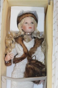 Sammlerpuppe  aus Porzellan von UTE KASE LEPP ca 80 cm Künstlerpuppe-NEU/OVP #5 - Bild 1 von 10