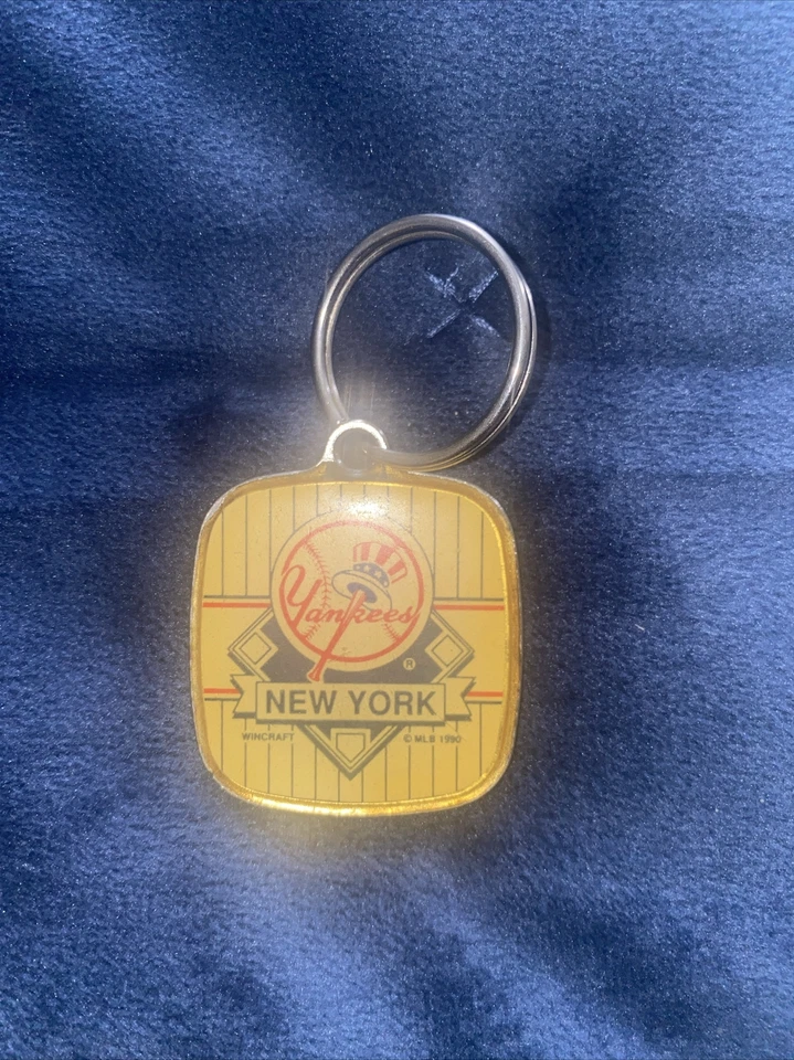 Rare! Vintage 1 WinCraft New York Yankees  Deluxe logo Key ring - Image 1 of 2