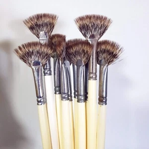 Bob Ross Artist Floral Fan Paint Brush-#4 - R6329 - Picture 1 of 4