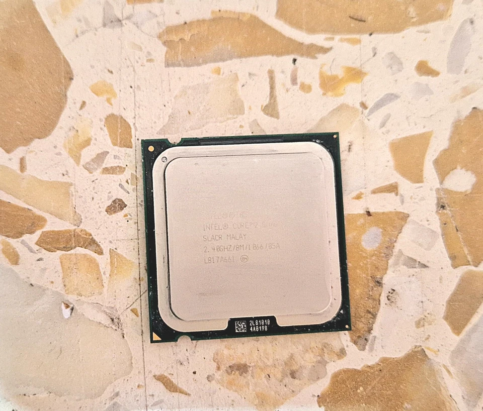 Cpu INTEL Core 2 Quad Q6600 - 2.40 GHz, 8M Cache, 1066 MHz FSB, Socket LGA775  - Immagine 1 di 1