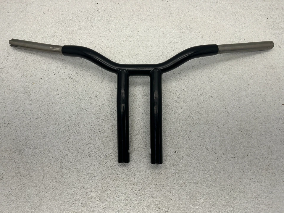 08-23 HARLEY TOURING WILD 1 GORDITA BARRA DE ARRASTRE DE PERFIL BAJO BARRA DE ARRASTRE TRASERA NEGRA Foto 1 de 4