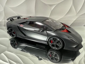 AUTOart 1:18 Lamborghini Sesto Elemento Grey Carbon Fiber Pattern #74671 #0267 - Bild 1 von 12