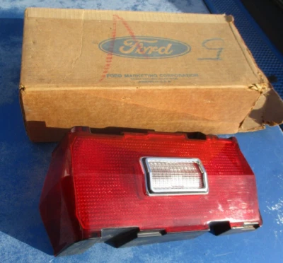 FORD GRAN TORINO 1974-1975 LENTE LUZ TRASERA LADO PASAJERO DERECHO NUEVO Foto 1 de 4