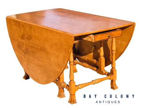 20TH C ANTIQUE STYLE TIGER MAPLE SPANISH FOOT DROP LEAF GATE LEG DINING TABLE Cover