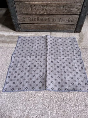 PAOLO ALBIZZATI 100% Lino Taupe Micro Patrón Bolsillo Pañuelo 12" Foto 1 de 3