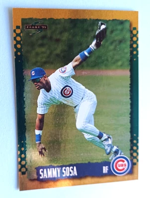 1995 年 SCORE SAMMY SOSA #34 GOLD RUSH PARALLEL 芝加哥立方体 — 第 1/3 张图片