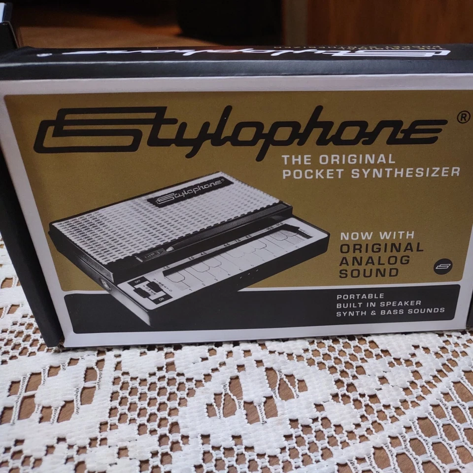 ThinkGeek DU05151 Dubreq Stylophone S-1 Pocket Synthesizer