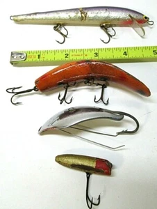 4 esche da pesca vecchie vernici chippy usate bene per esposizione o pesca attente affilate! - Foto 1 di 12