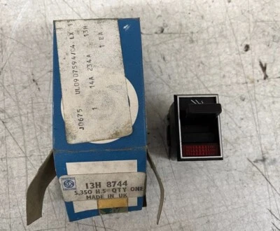 13H 8744 WOLSELEY SALOON & PRINCESS 2200 HLS BRAKE CHECK SWITCH - Image 1 of 4