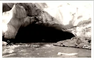 ALASKA - EISHÖHLE MENDENHALL GLETSCHER - ALTE ECHTFOTO POSTKARTE - Bild 1 von 2