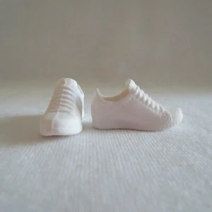 NUOVO Barbie Carriera dell'anno Campagna Squadra Curvy Bambola Alta Bianco Sneakers Scarpe - Foto 1 di 5
