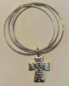 Silber Dreifach Armreif Armband mit Kreuz Gelassenheit Gebet Charm - Bild 1 von 4