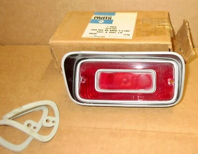 Mopar 3514357 Lámpara Trasera Izquierda Lente y Junta 1971 Dodge Dart Swinger, Nuevo de Lote Antiguo Foto 1 de 4