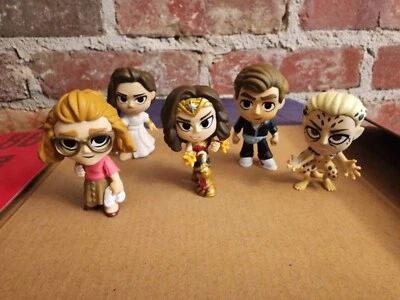 Funko Mystery Minis: WONDER WOMAN WW84: CHEETAH, DIANA, STEVE, BARBARA MINERVA Foto 1 de 2