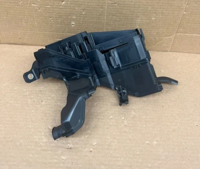 2013-2018 LEXUS ES350 ES300H 发动机机房继电器块组件原始设备制造商 82740-33050 — 第 1/4 张图片