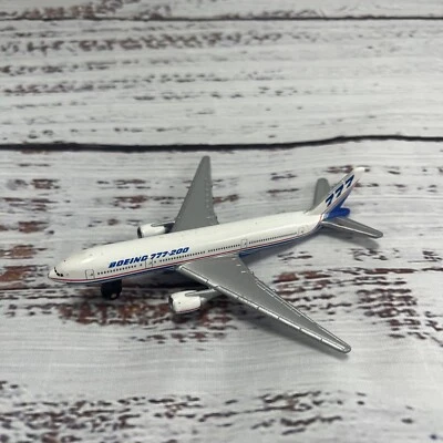 Matchbox Skybusters Boeing 777-200 White Metal Plane - RARE - Image 1 of 4