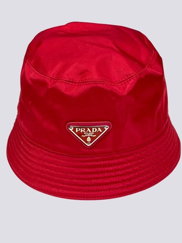 Cappello Prada Nylon Triangolo Logo Centrale SS21 Secchiello Testa Rosso Taglia M