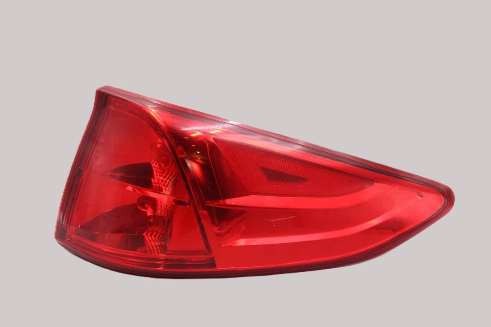 Lanterna traseira direita do passageiro montada em um quarto compatível com 2018-23 Honda Odyssey OEM #35521 - Imagem 1 de 4