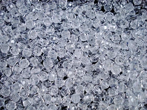 Beads 6mm Faceted Clear 25g Plastic DIY Jewellery Fillers Spacers - Picture 1 of 2