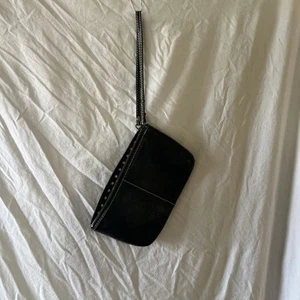 Gap Genuine Black Leather Wristlet Large - Picture 1 of 6