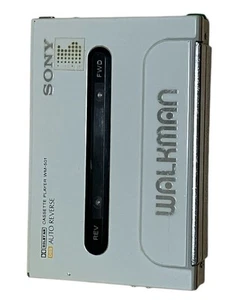 Sony WM-501 WALKMAN tragbarer Kassettenspieler kostenloser Versand aus Japan - Bild 1 von 5