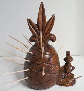 Treasure Craft 1961 piña hawaiana con soporte para palillo de dientes Menehune - Imagen 1 de 12