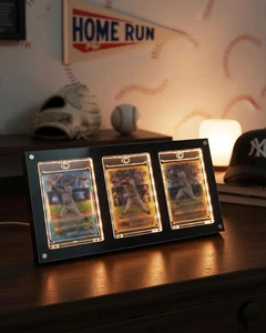 Vetrina porta carte collezionabili 3 TCG luce led acrilico nero cornice sportiva + 3 supporti - Foto 1 di 24
